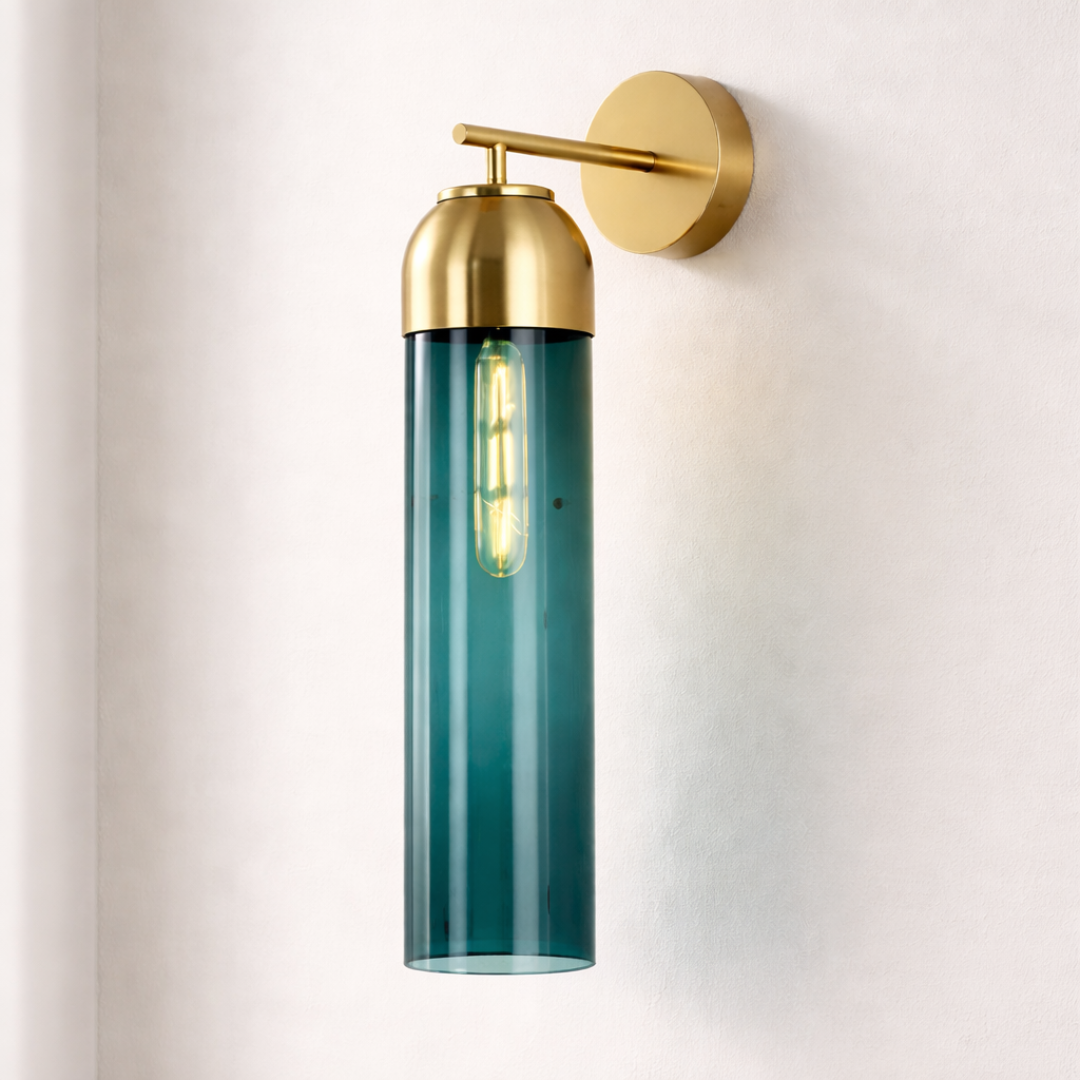 Nordisk vägglampa i glas – cylinderdesign med mjukt ljus