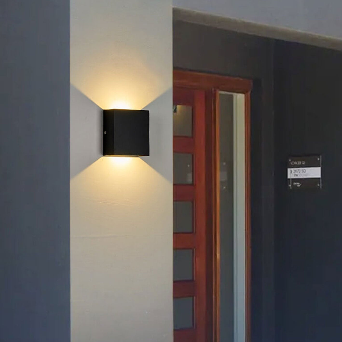 Minimalistisk smart LED-vägglampa för utomhusbruk