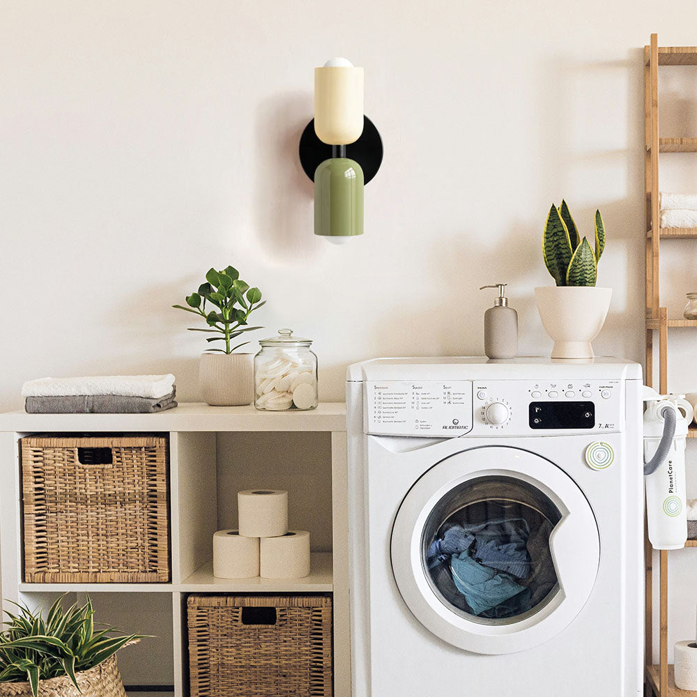 Modern nordisk vägglampa med dubbelt ljus