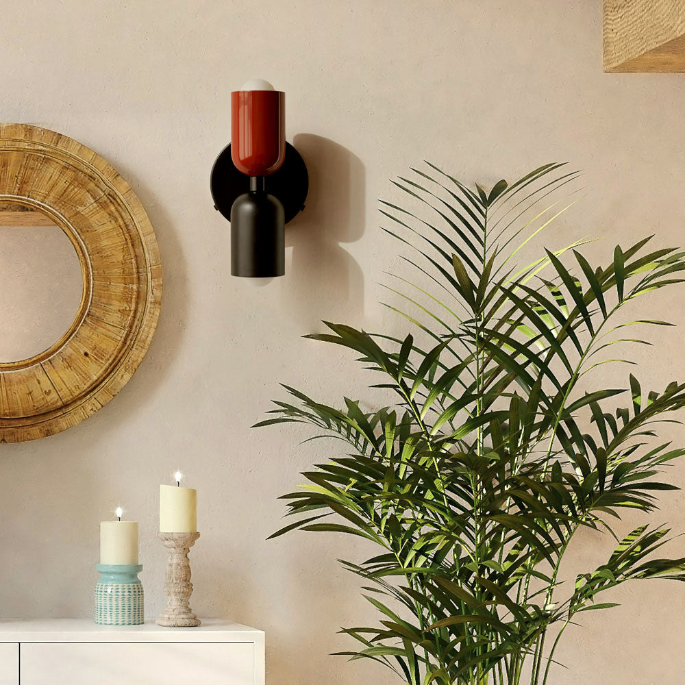 Modern nordisk vägglampa med dubbelt ljus