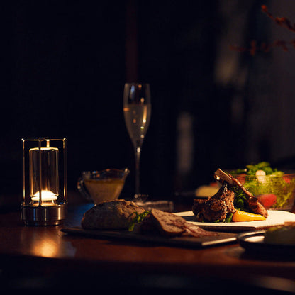 Skandinavisk trådlös uppladdningsbar snygg LED-bordslampa