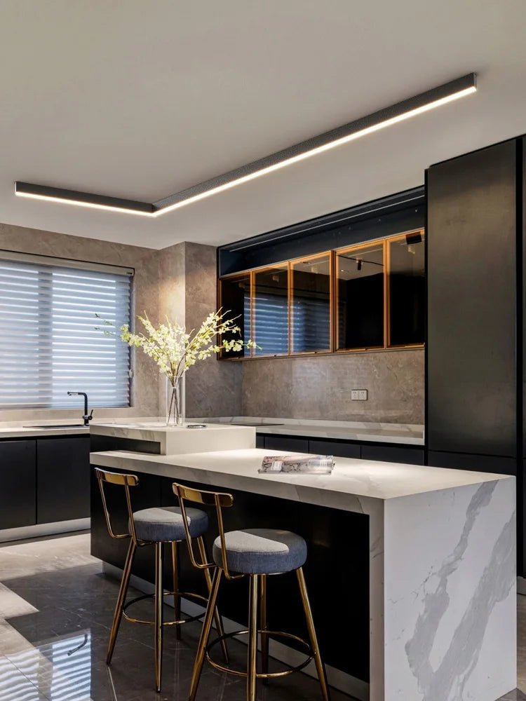 Minimalistisk modern linjär LED-taklampa