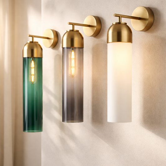 Nordisk vägglampa i glas – cylinderdesign med mjukt ljus
