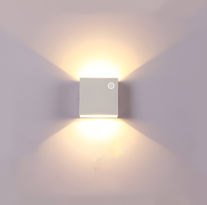 Minimalistisk smart LED-vägglampa för utomhusbruk