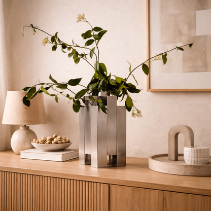 Spegelpolerad vas i rostfritt stål - Modern minimalistisk