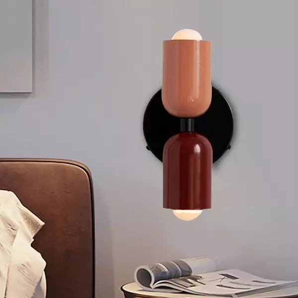Modern nordisk vägglampa med dubbelt ljus